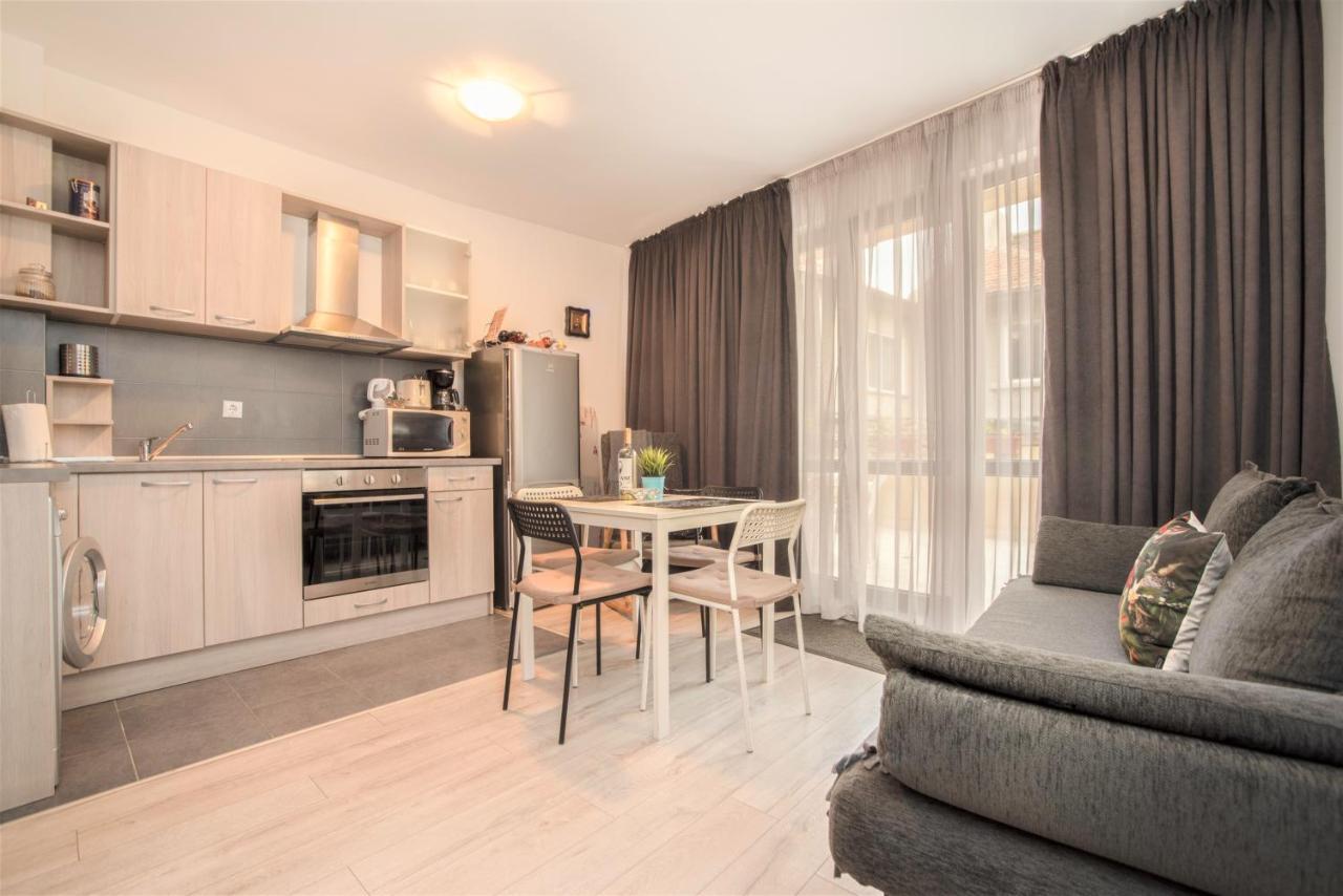 Vera By Rv Apartments Варна Экстерьер фото